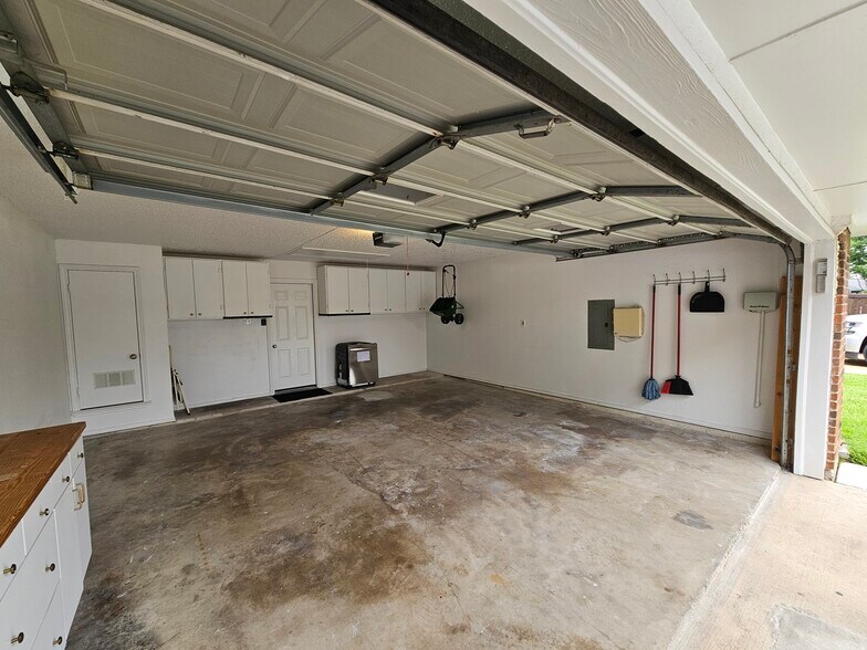 Building Photo - 224 Simmons Dr