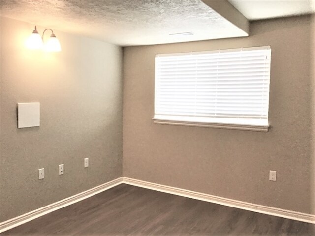 Building Photo - 4852 W Cold Springs Cir