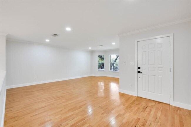 Building Photo - 10903 Claywood Dr