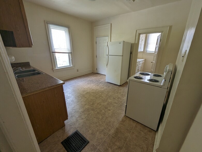 Kitchen - 2290 Indiana Ave