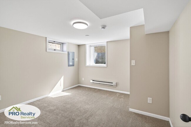 Building Photo - Recently Remodeled 4 Bedroom House