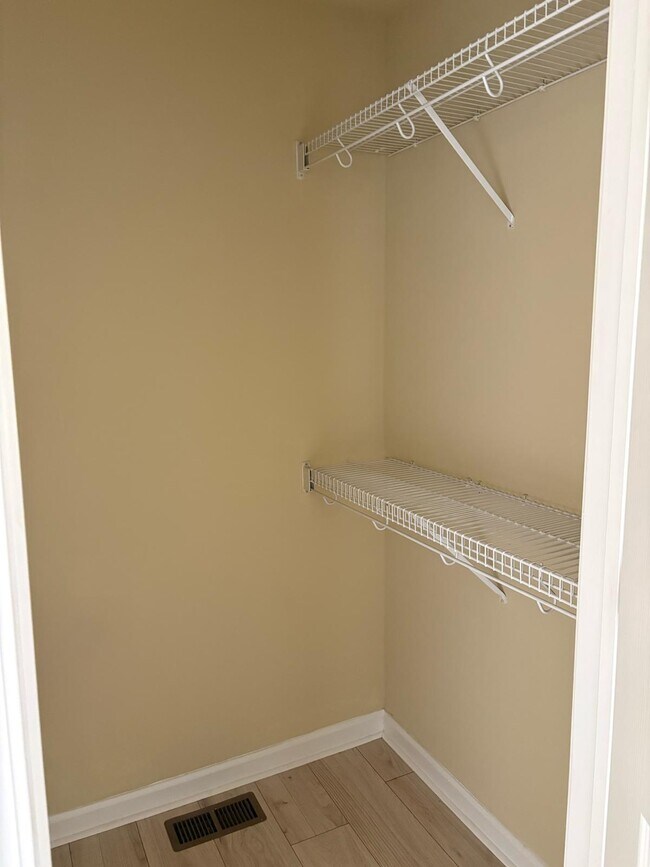 Building Photo - 283 Fountayne Ln