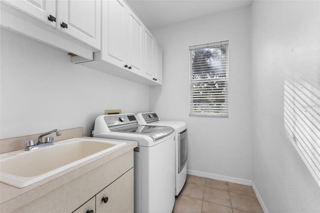 Building Photo - 2208 Calusa Lakes Blvd