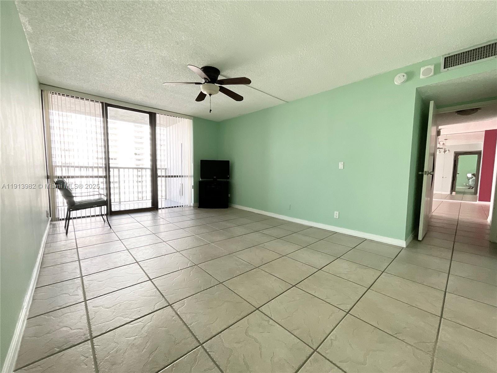 Building Photo - 2049 S Ocean Dr