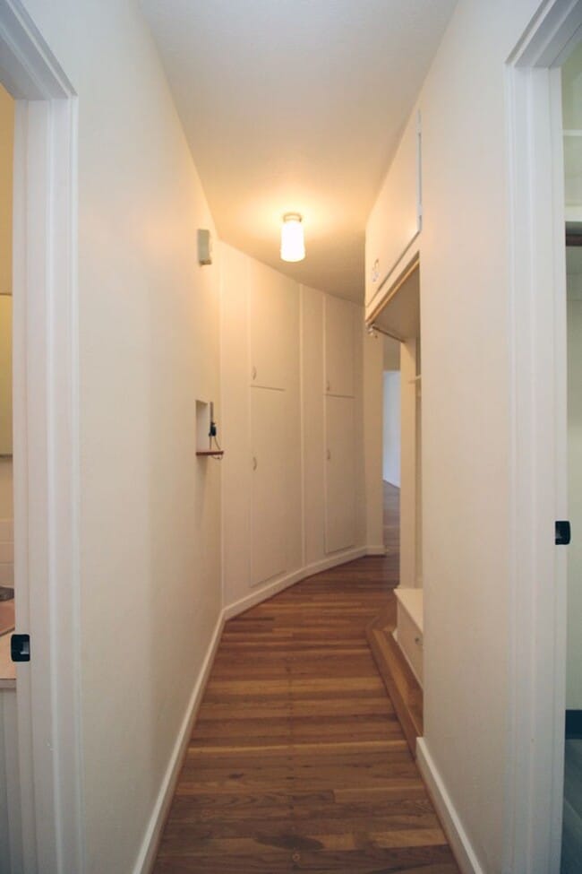 Building Photo - 1928 SW Laurel St