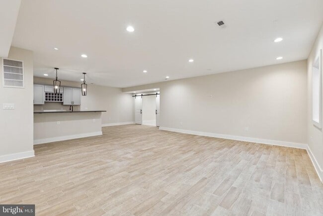 Building Photo - 2150 N Stafford St