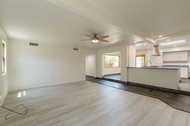 Building Photo - 3615 E Calle Alarcon