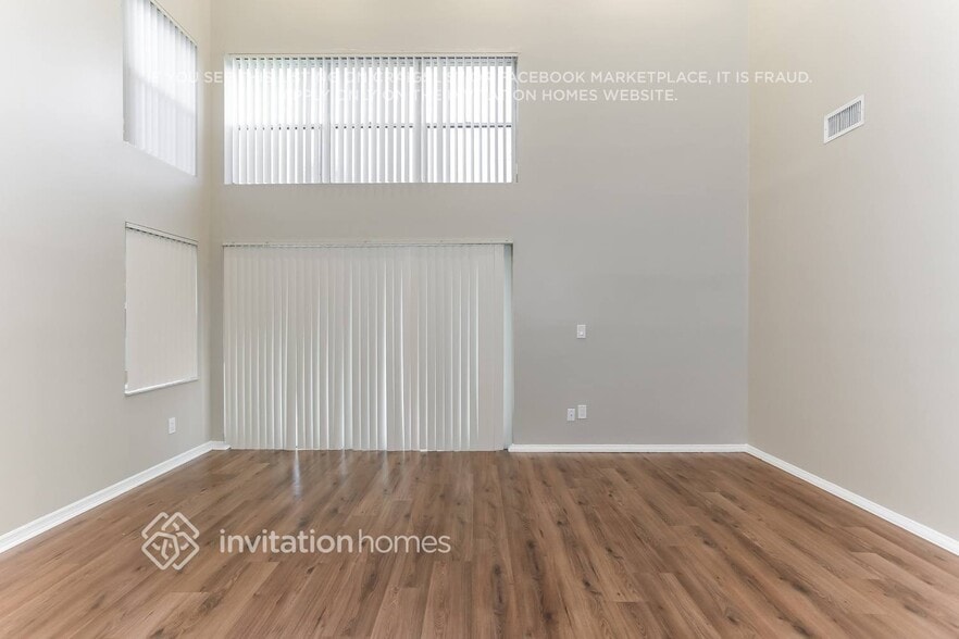 Building Photo - 631 Royal Palm Way