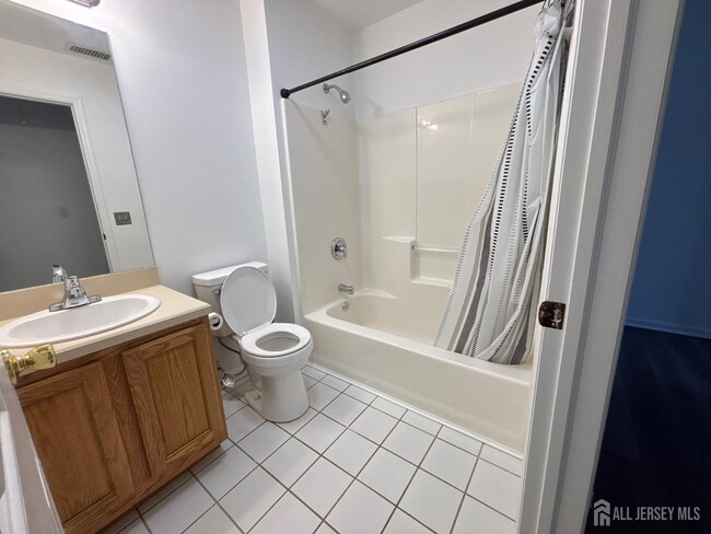 Building Photo - 921 Walnut St