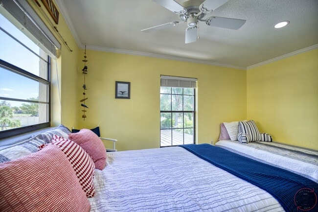 Building Photo - Seasonal Short-Term 2-Bedroom 2-Bath 2nd Floor Condo Located at Mission Lakes!