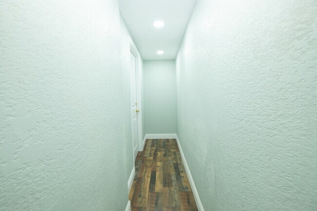 Building Photo - 3007 E 21st Ave