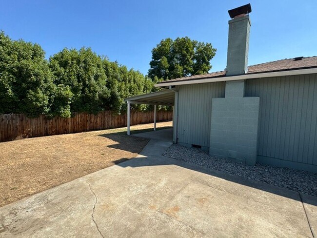 Building Photo - 2859 Cedar Links Dr