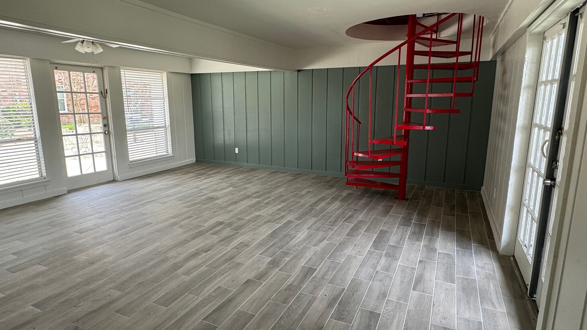 Building Photo - 8063 Meadow Rd