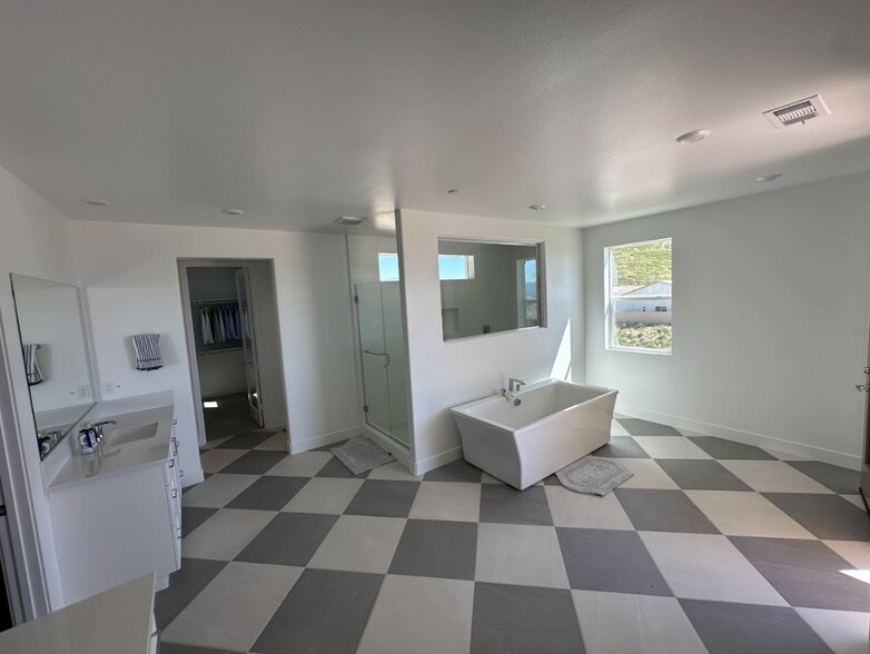 Building Photo - 24392 Calle La Roca