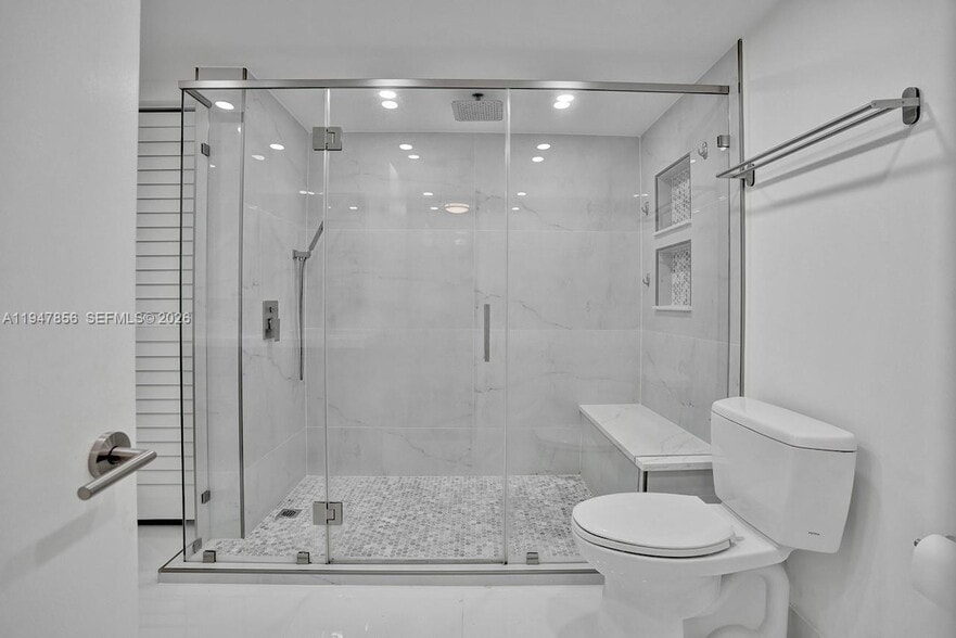 Building Photo - 10102 SW 77th Ct