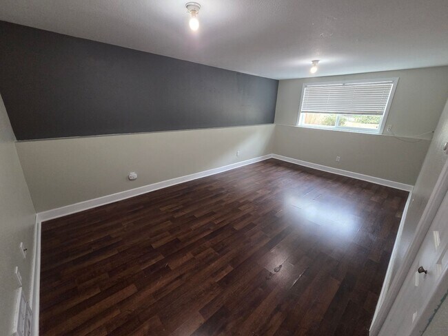 Building Photo - 4058 SE Empress Ct