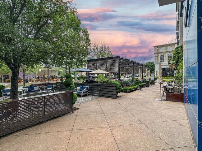 Building Photo - 355 Chiswick Cir
