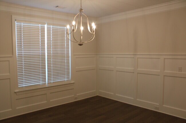 Building Photo - 846 Lillian Pk Dr