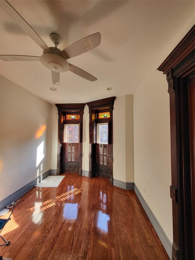 Building Photo - 497 Decatur St
