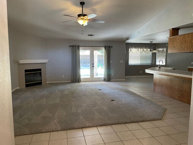 Building Photo - Southeast Visalia home coming soon!