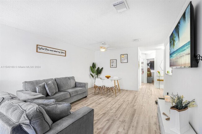 Building Photo - 1144 NW 125th Path