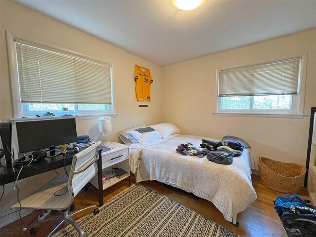 Building Photo - 3 Benders Dr