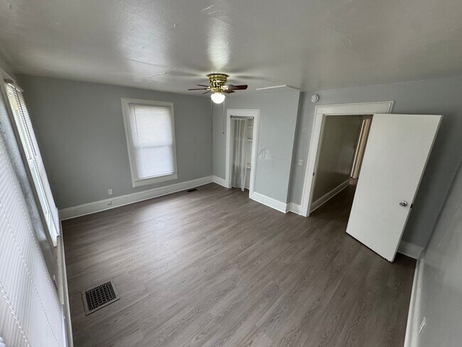 Building Photo - Interested in a two-bedroom house that includes a large garage. Please let us know