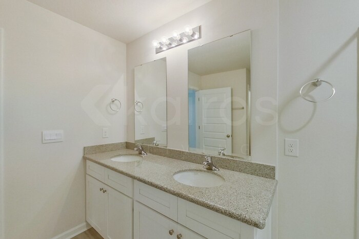 Building Photo - 4682 Malay Cir