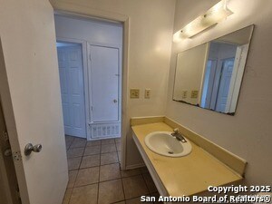 Building Photo - 7319 Glen Cross Dr
