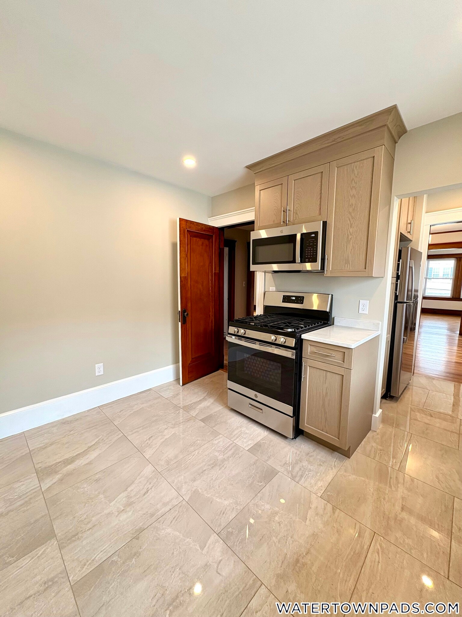 Building Photo - 9 Edgecliff Rd