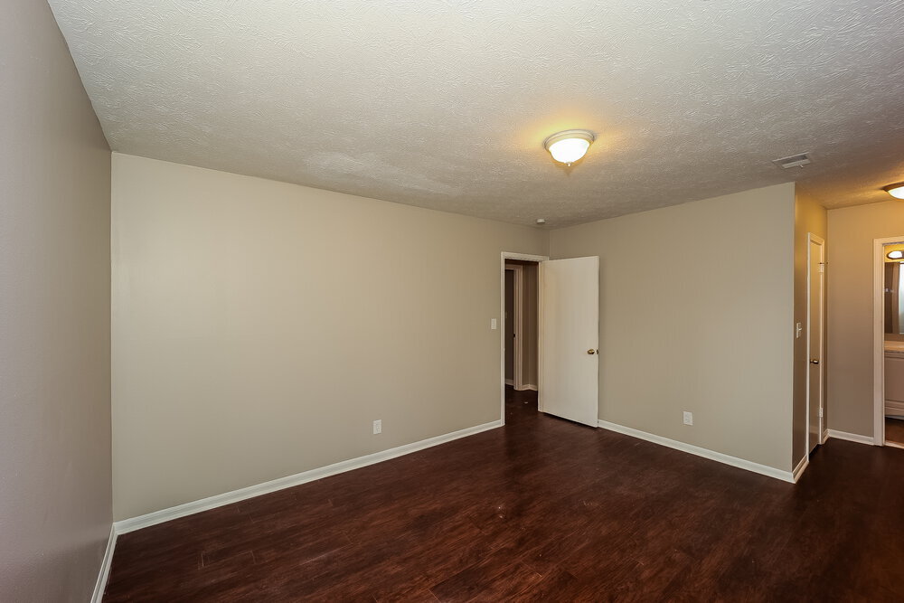 Building Photo - 596 Post Oak Rd