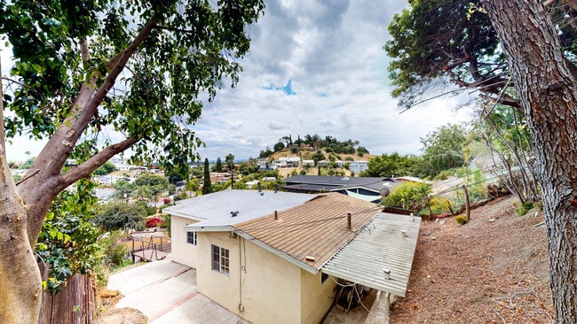 Building Photo - 2850 Chadwick Cir