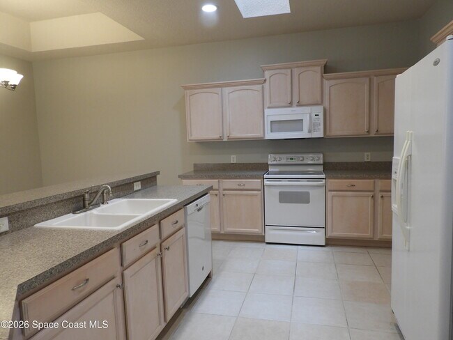 Building Photo - 552 Wedge Ct