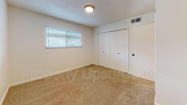 Building Photo - 1035 Pine St