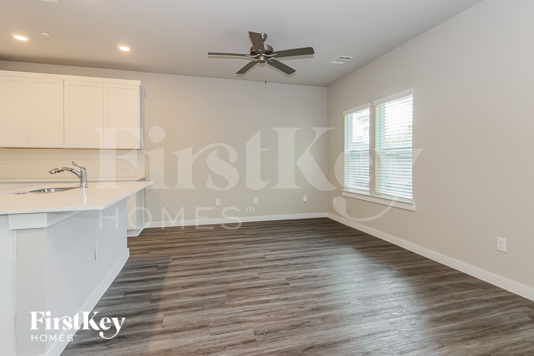 Building Photo - 18322 W Centro Cir