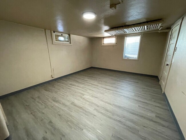 Building Photo - 1117 18th St