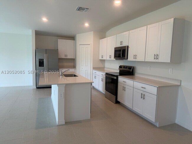 Building Photo - 17332 Cantu Ct
