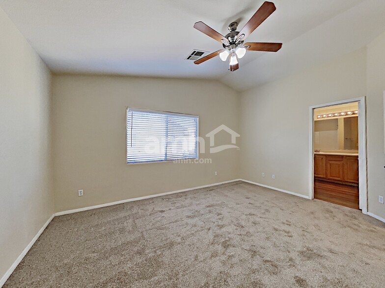 Building Photo - 6526 Brook Cottage Ln