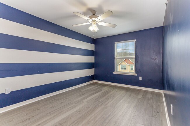 Building Photo - Welcome to this charming 3 bedroom, 2.5 ba...