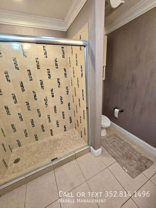 Building Photo - 200 S 11th St