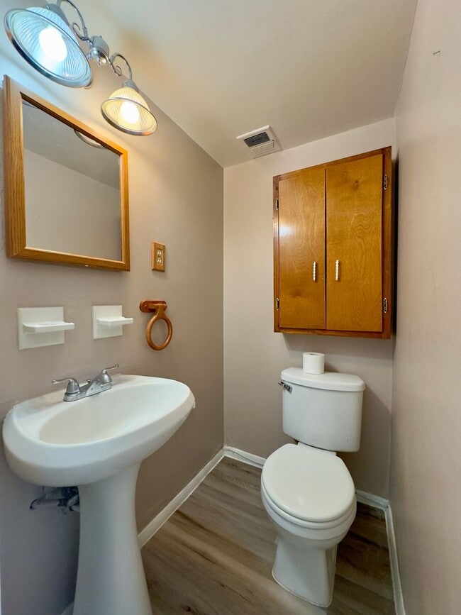 Building Photo - Charming 3 Bed/1.5Bath in Parkville, MD!