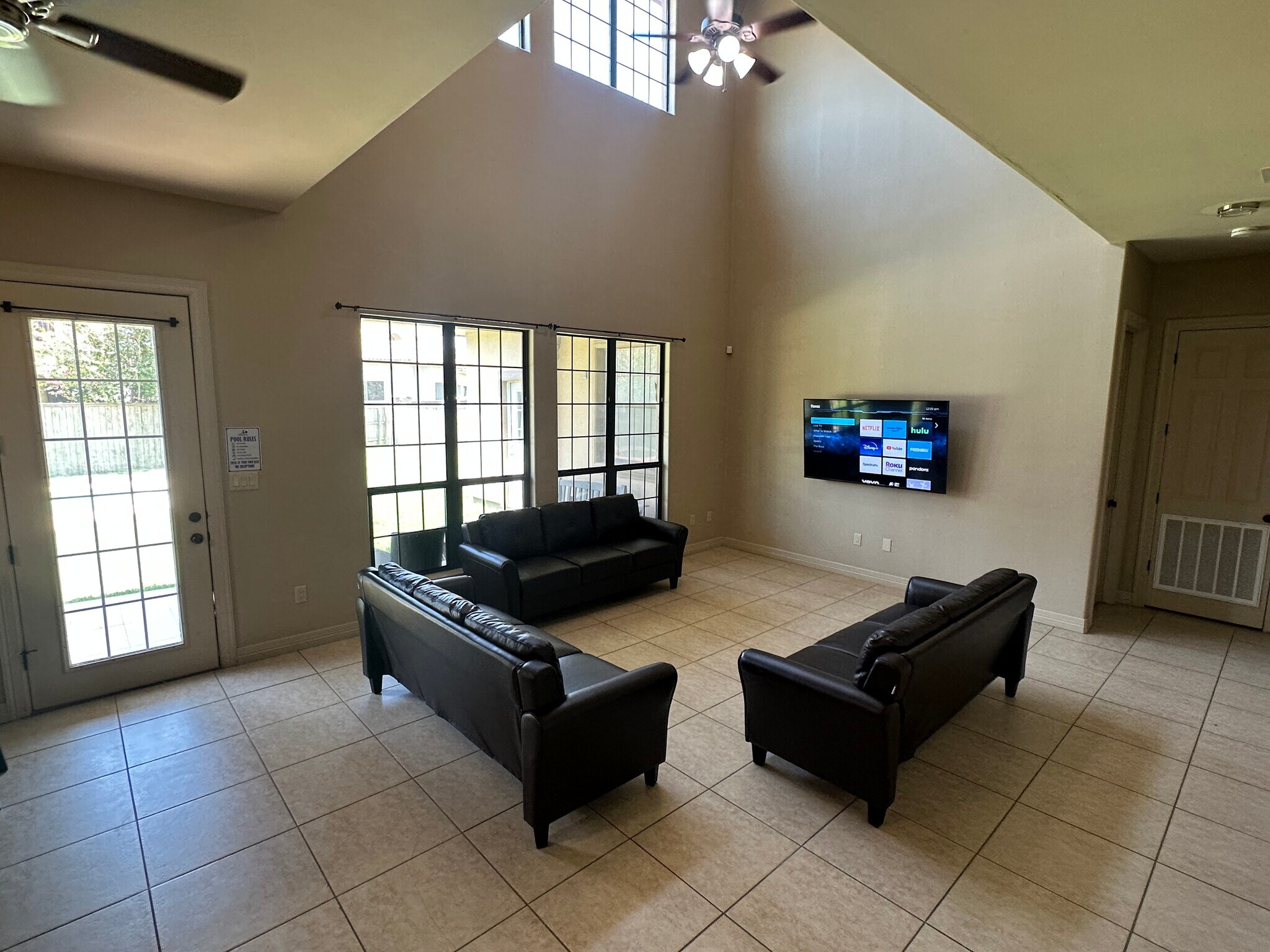 Building Photo - 3901 El Jardin