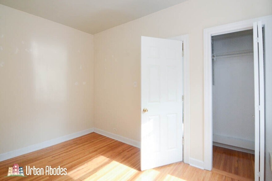 Building Photo - 3723 N Pine Grove Ave