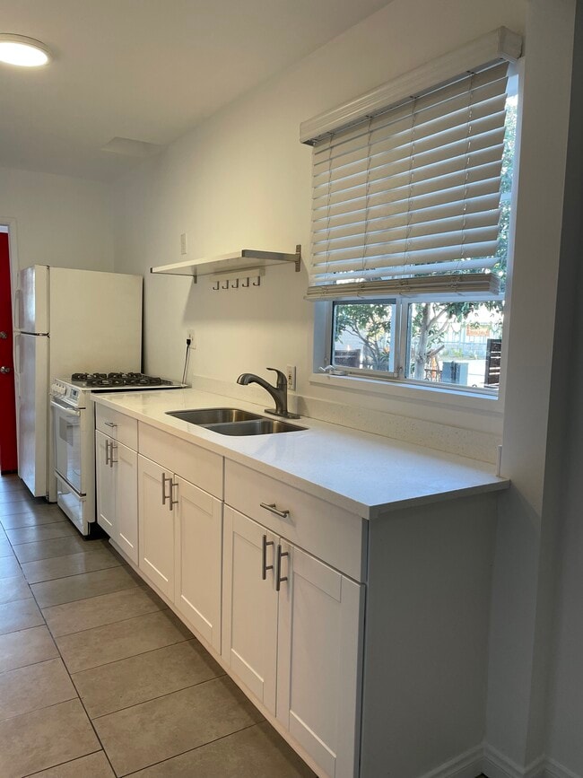 kitchen - 12861 Panama St