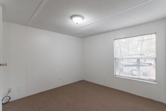 Building Photo - 9140 Sharyn Dr