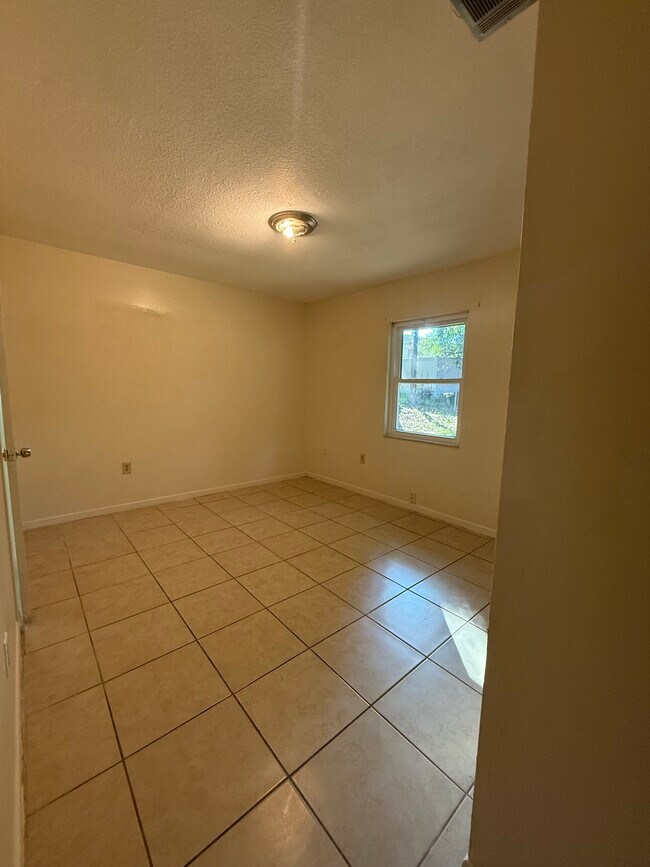 Building Photo - 810 N Hudson St