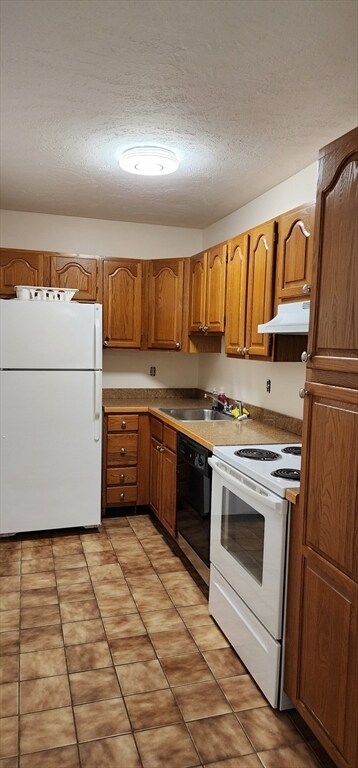 Building Photo - 74 Leonard Rd