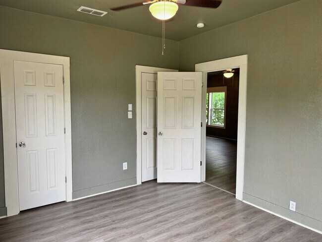 Building Photo - Affordable 3 Bedroom, 1 Bathroom Home In WF!