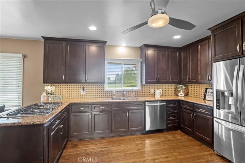 Building Photo - 528 E Parkdale Dr