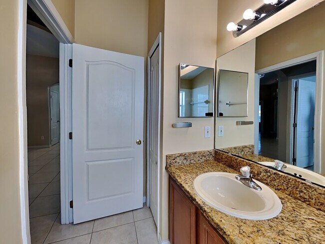 Building Photo - 12806 Sophiamarie Loop